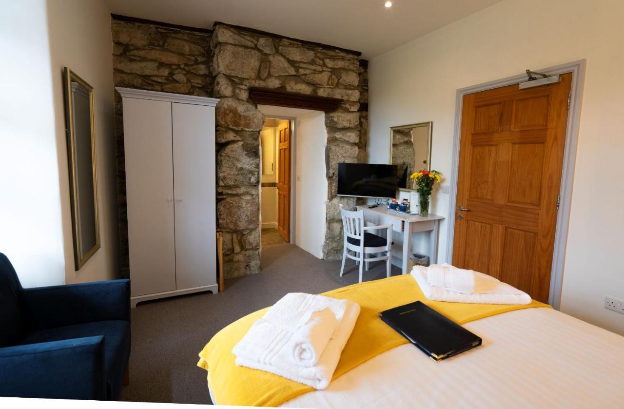 Grapes Hotel, Bar & Restaurant Snowdonia Nr Zip World Blaenau Ffestiniog Esterno foto